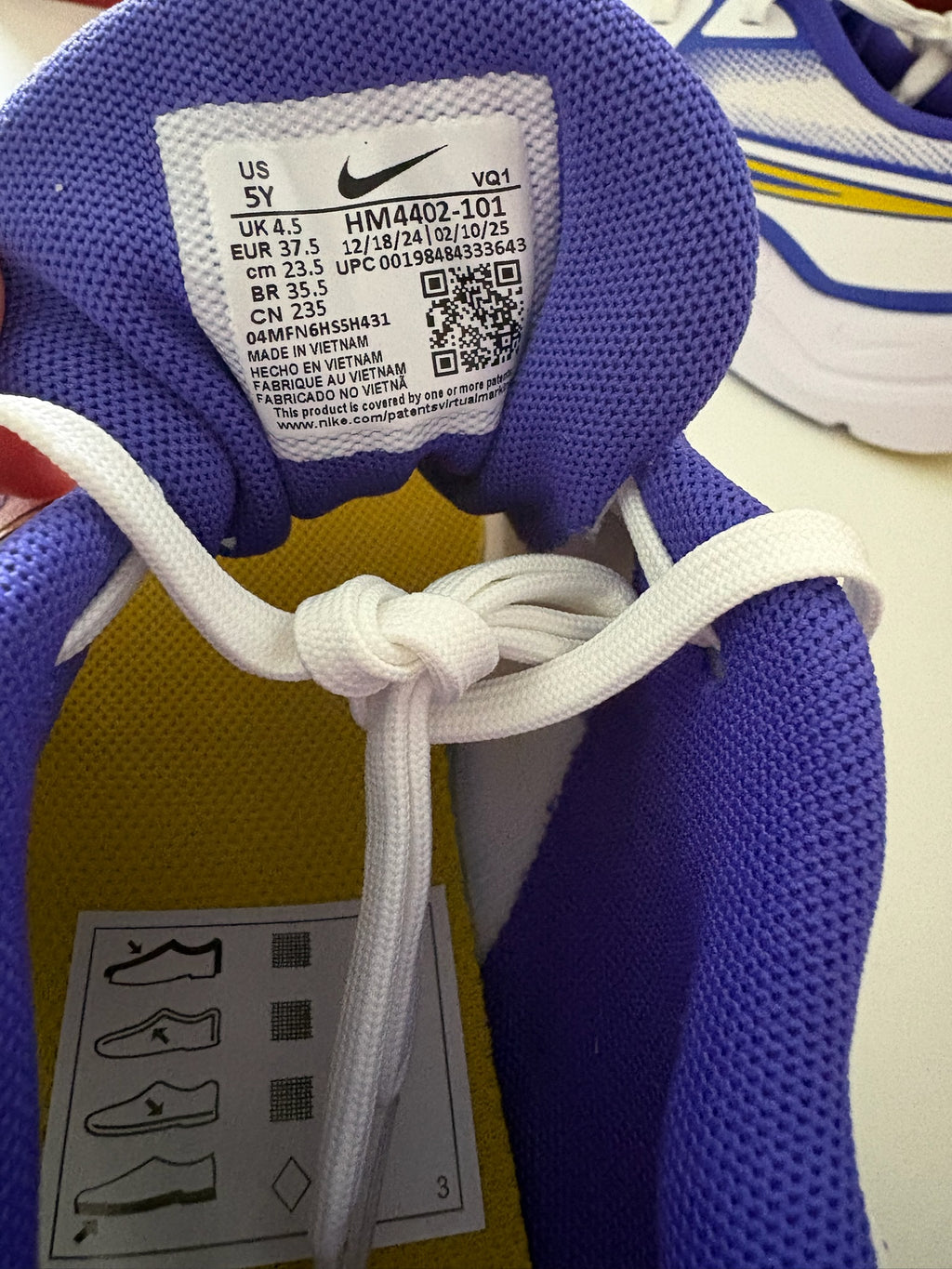 Nike Cosmic Runner GS Trainers Size UK 4.5 Youth EU 37.5 US 5Y White Blue Yellow