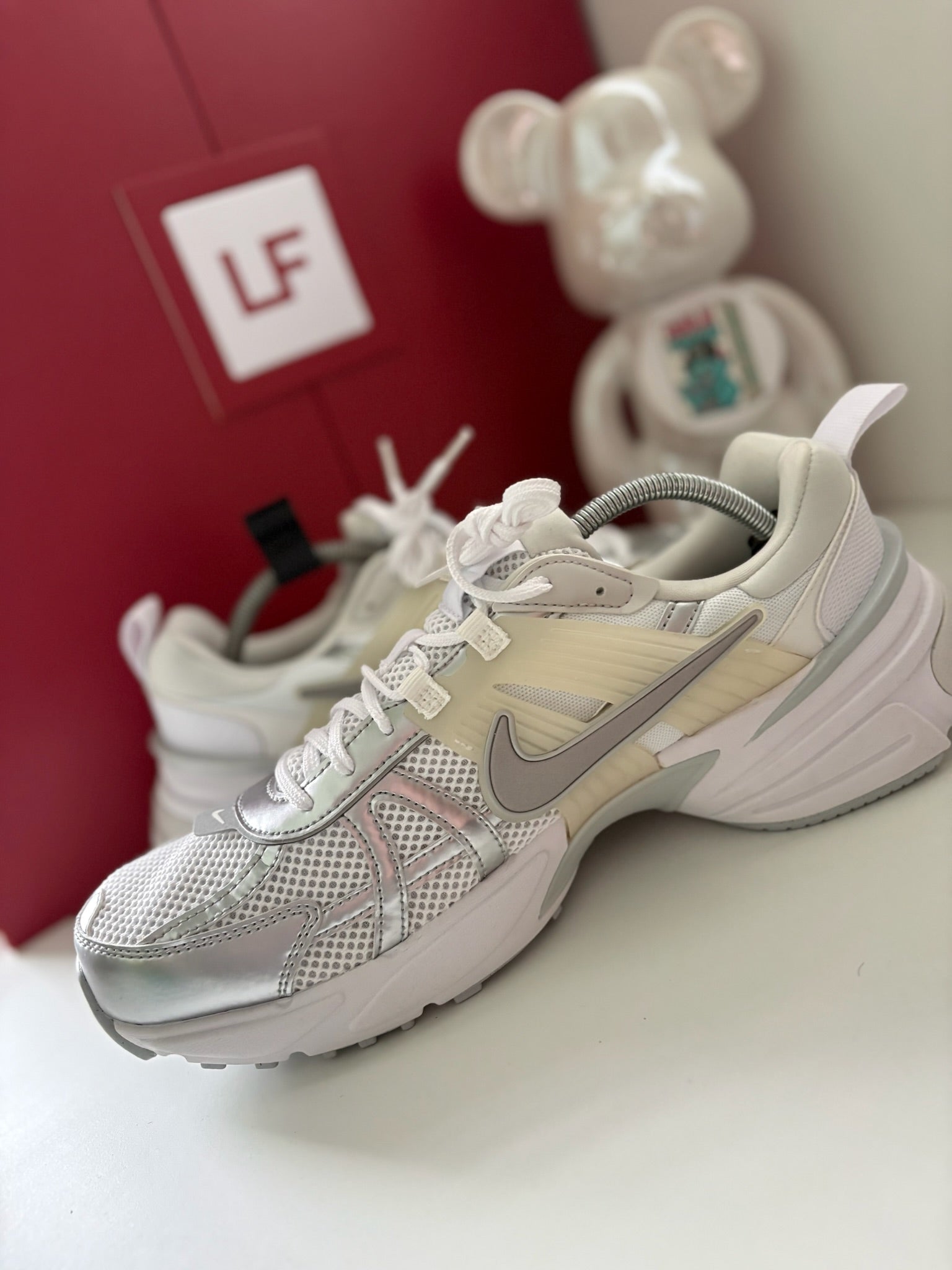 Nike V2K Run Trainers White Metallic Silver UK 10.5 EU 45.5 US 13 (W)