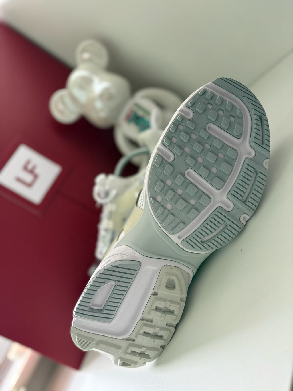 Nike V2K Run Trainers White Metallic Silver UK 10.5 EU 45.5 US 13 (W)