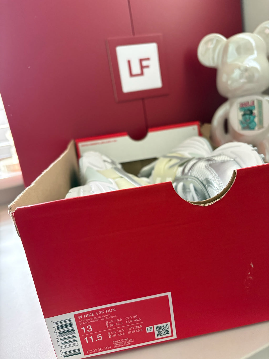 Nike V2K Run Trainers White Metallic Silver UK 10.5 EU 45.5 US 13 (W)