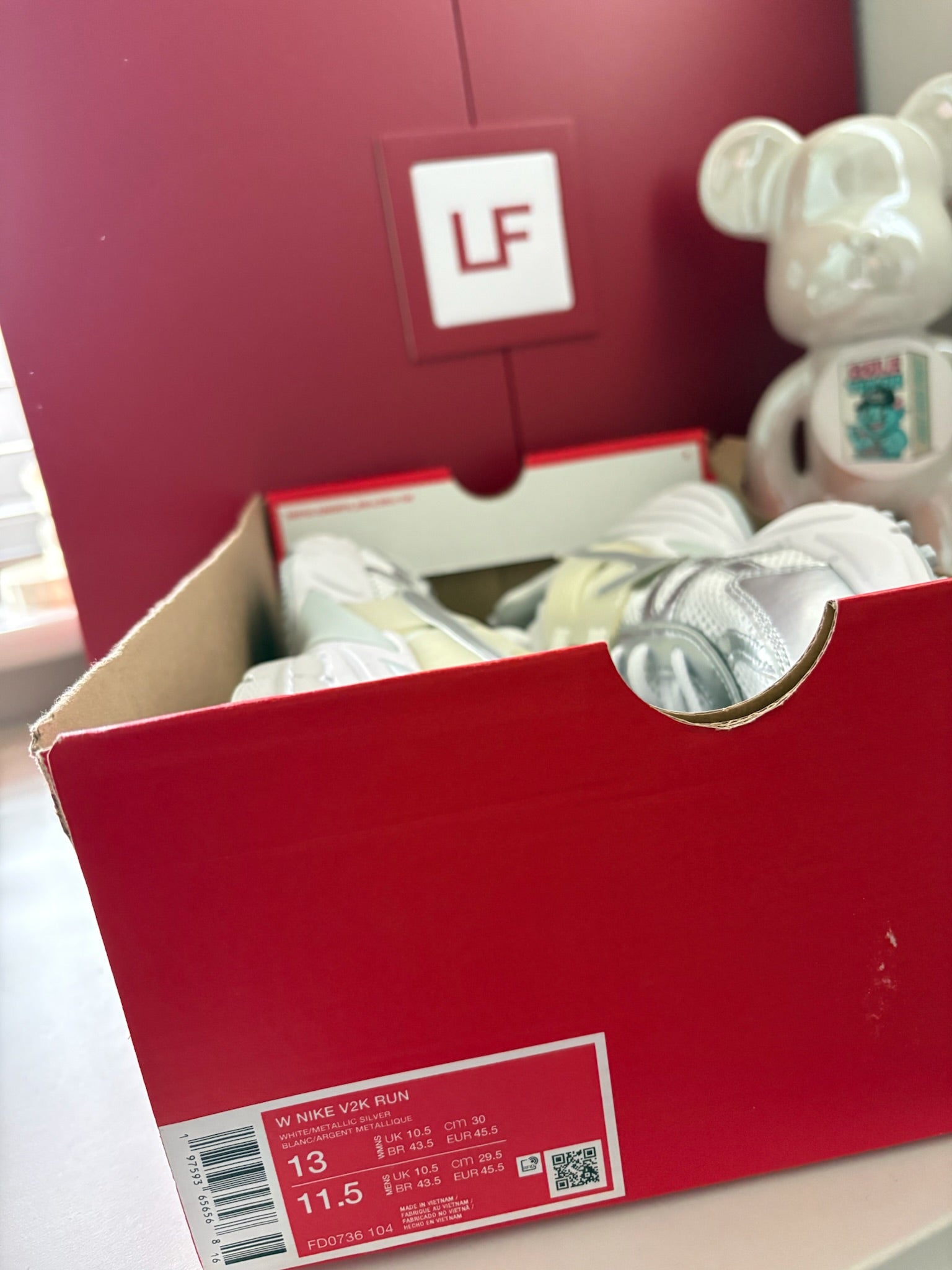 Nike V2K Run Trainers White Metallic Silver UK 10.5 EU 45.5 US 13 (W)