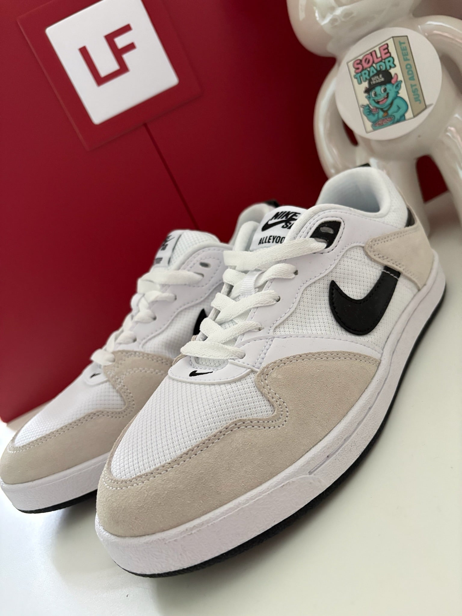 Nike SB Alleyoop WMNS Trainers White Black UK 4.5