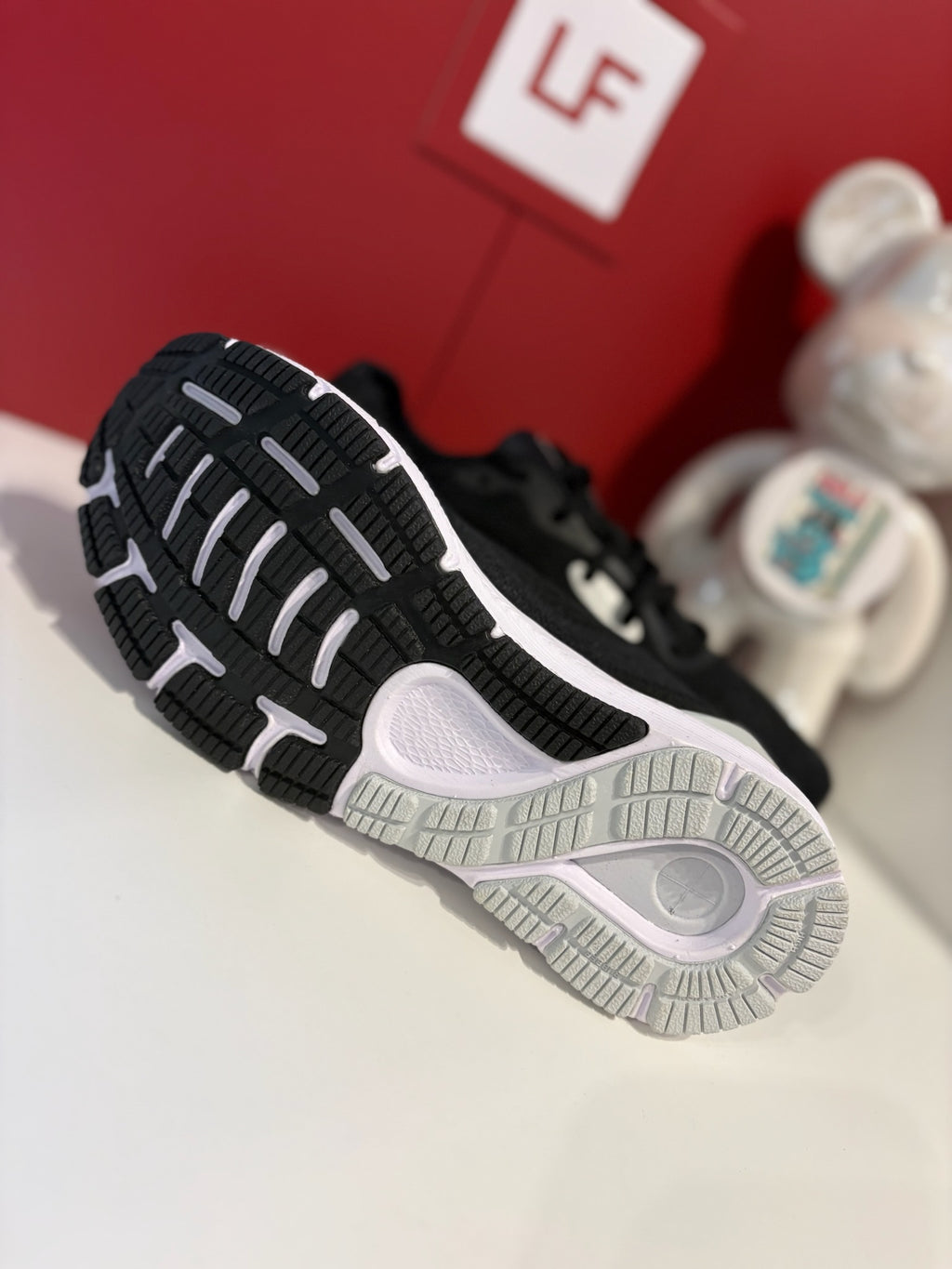 Under Armour Charged Assert 9 Trainers Black White Size UK 6