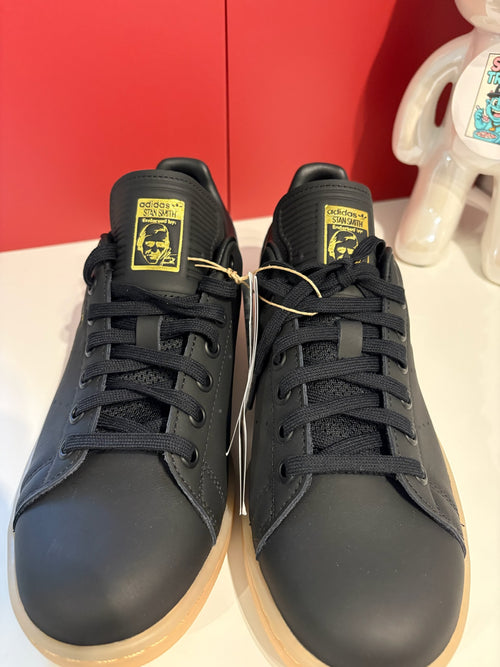 Adidas Stan Smith J Core Black Gum Trainers UK 6