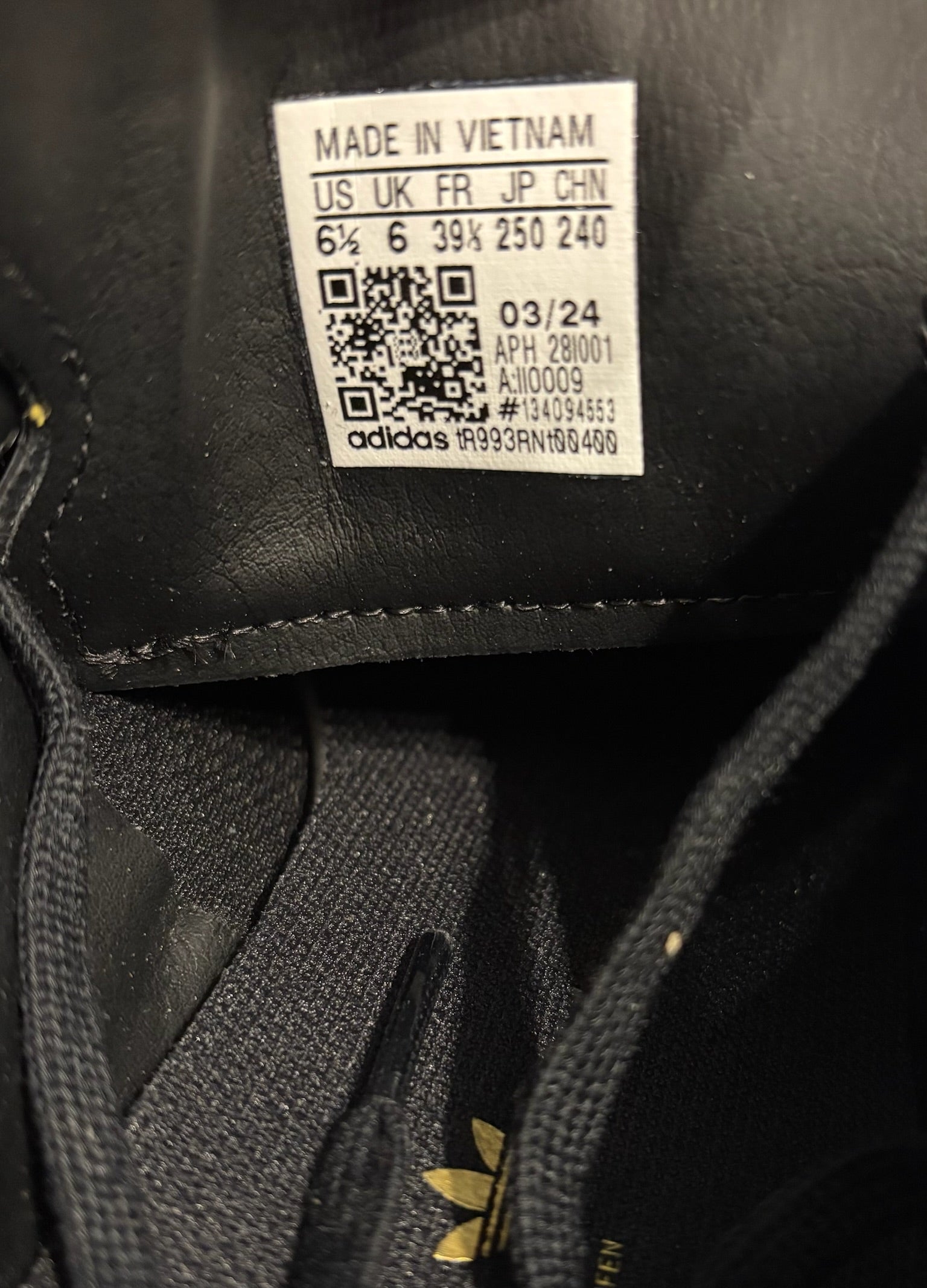 Adidas Stan Smith J Core Black Gum Trainers UK 6