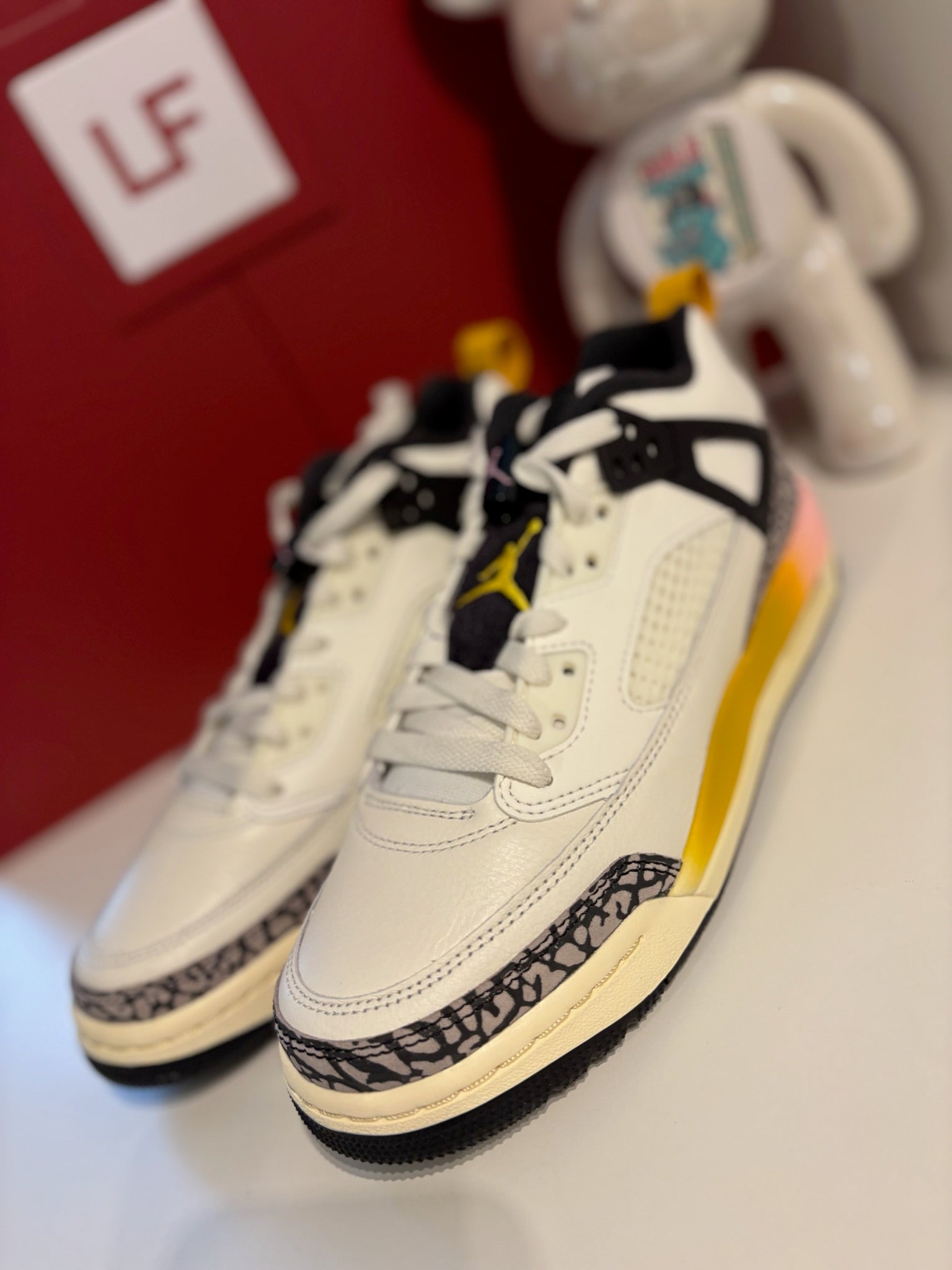 Jordan Spizike Low White Multi UK 6 GS
