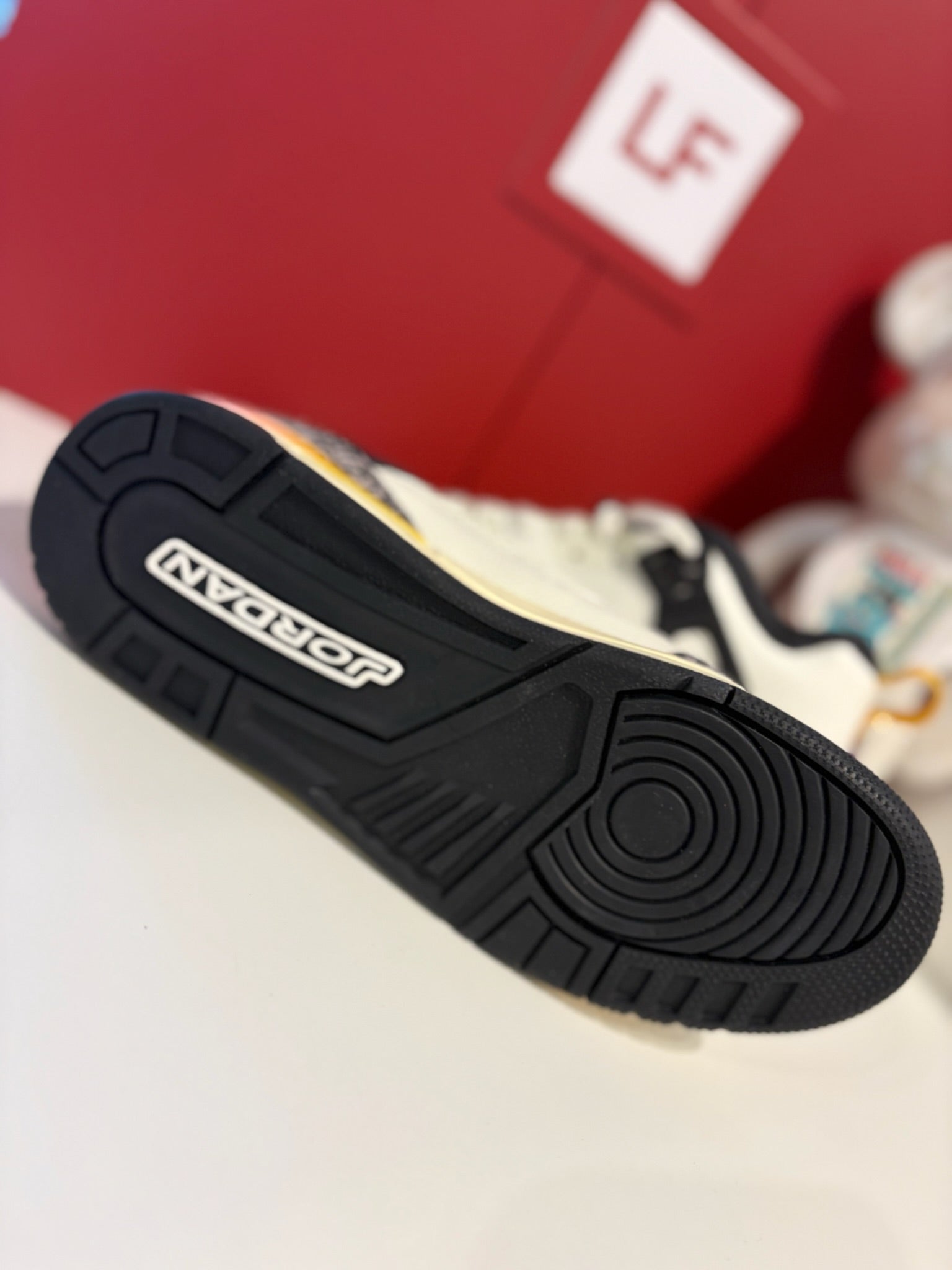 Jordan Spizike Low White Multi UK 6 GS