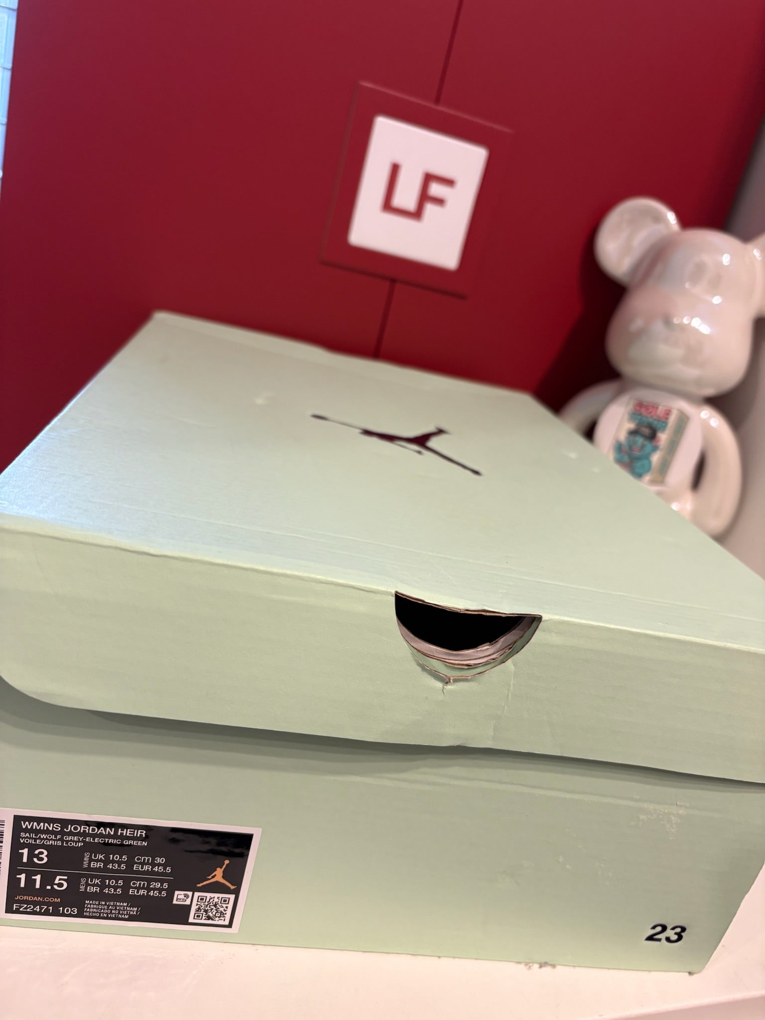 Jordan Heir Series Sail Electric Green UK 10.5 New with tags